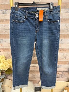 DKNY Mid Rise Skinny Cropped Navy Capri Jeans